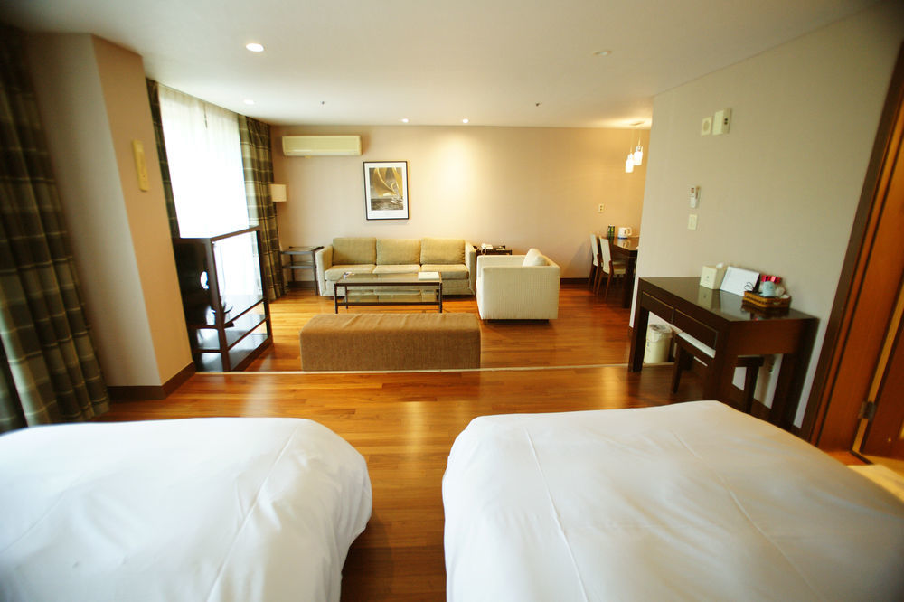 Lake Hills Jeju Resort Seogwipo Extérieur photo