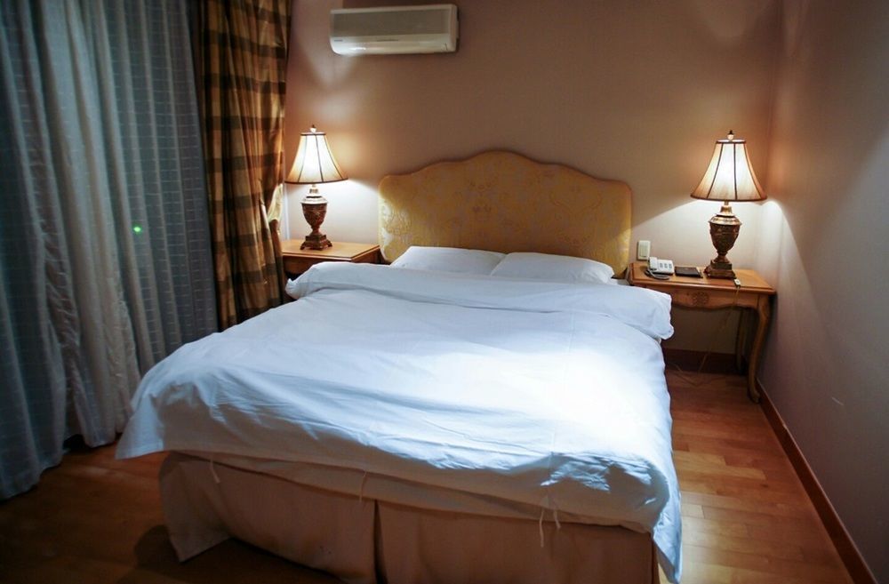 Lake Hills Jeju Resort Seogwipo Extérieur photo