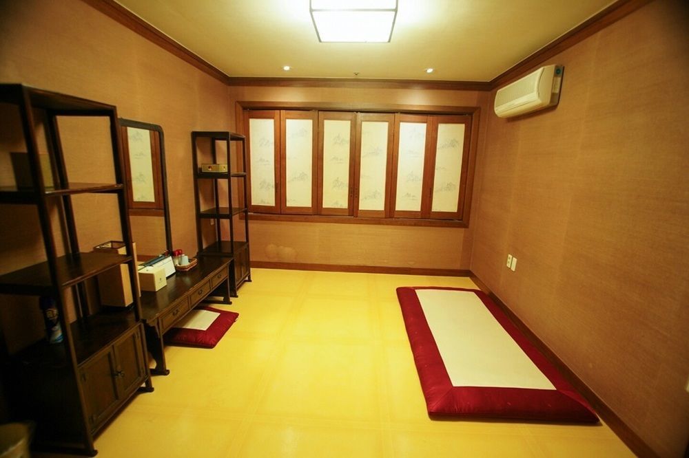 Lake Hills Jeju Resort Seogwipo Extérieur photo