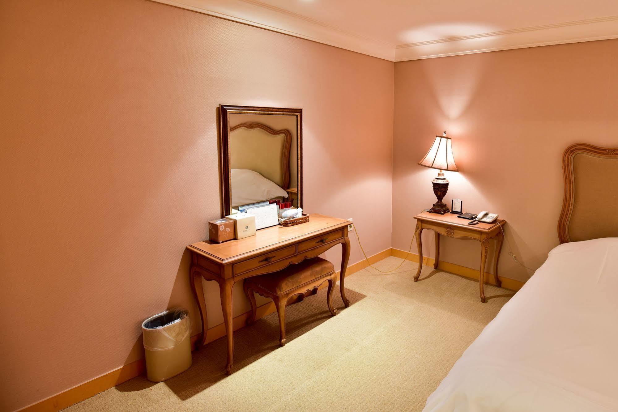 Lake Hills Jeju Resort Seogwipo Extérieur photo