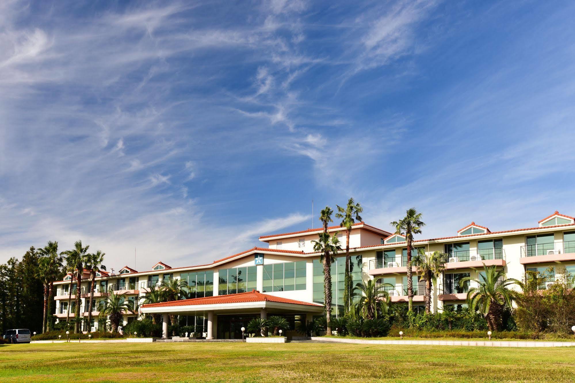 Lake Hills Jeju Resort Seogwipo Extérieur photo